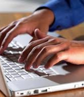 studiu laptop