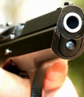 pistol arma