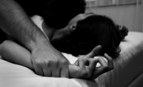 O fată de 16 ani a fost agresată şi violată Zalău - Stiri surse - Cele mai stiri