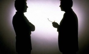 informatori servicii umbra negocieri