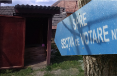 sectie de votare vot alegeri latrina