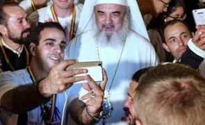 Patriarhul Daniel selfie