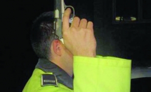 politist focuri de arma