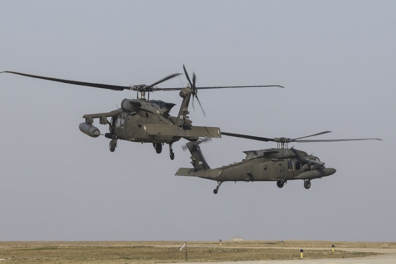 Exerciții militare NATO la frontiera Rusiei - Elicopterele Black Hawks au ajuns în Letonia