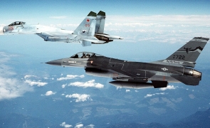Su-27, F-16