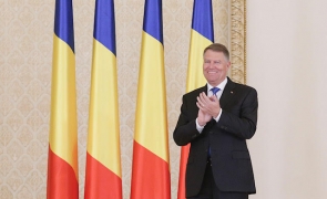 Klaus Iohannis la Cotroceni aplaudă