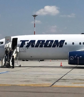 avion Tarom