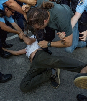 proteste victoriei imbranceli violente