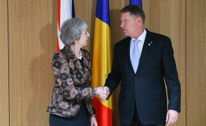 Klaus Iohannis, Theresa May