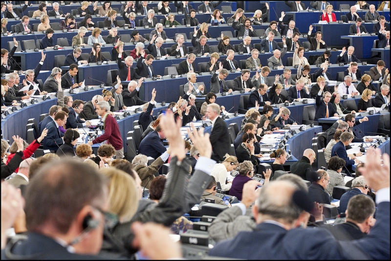 Tsunami politic: Înghețarea fondurilor pentru țările care nu respectă statul de drept, la vot final în Parlamentul European