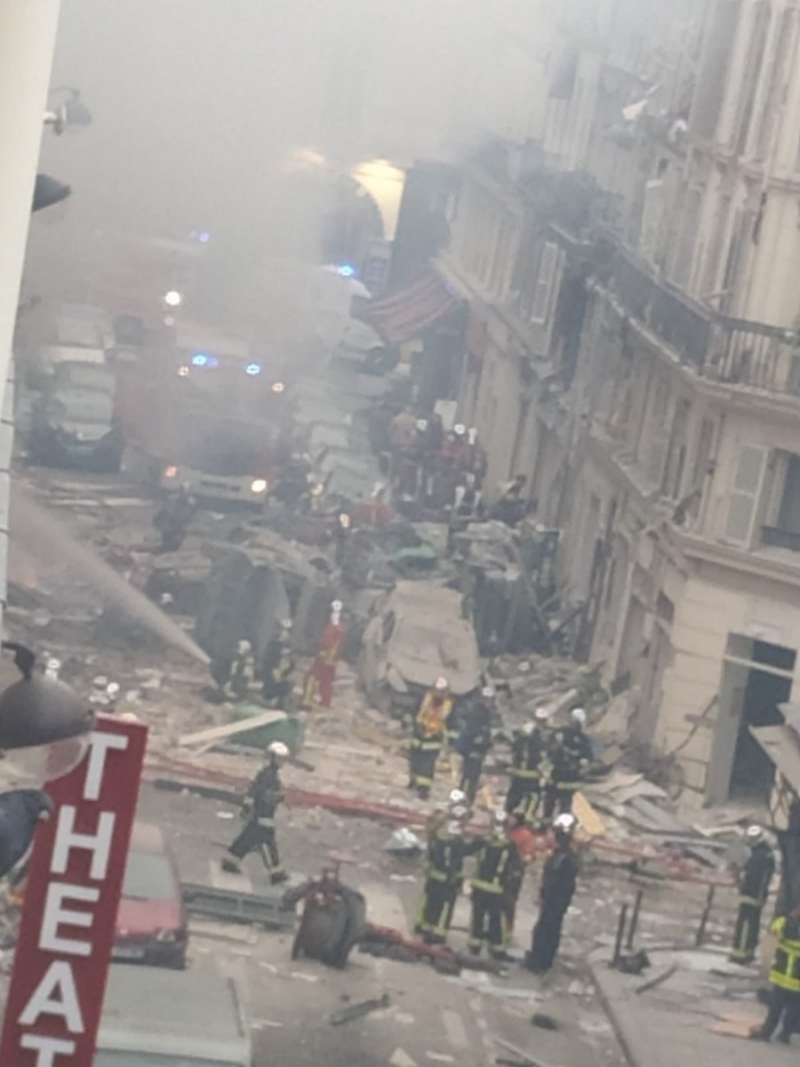 IMAGINI ȘOCANTE de la Paris: Clădiri dărâmate de explozie - VIDEO