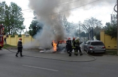 masina arsa strada Timisoara