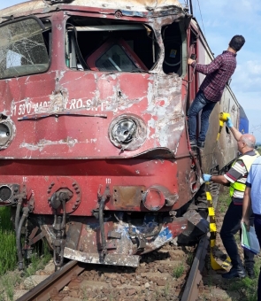 tren deraiat