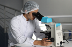 Biolog farmacist