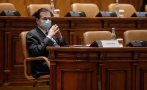 orban parlament orban masca