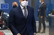 Macron, Masca