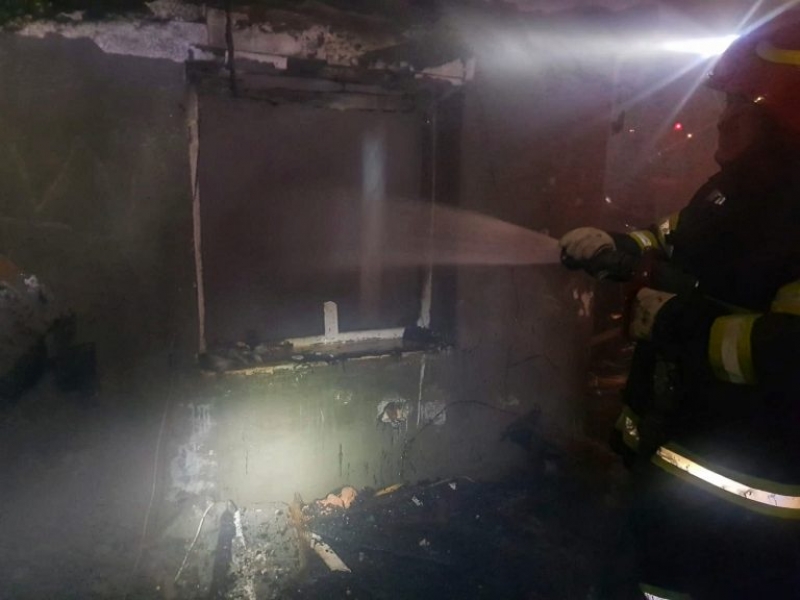 O casă din Comana a ars aproape în totalitate, în urma unui incendiu izbucnit din cauza coșului de fum – Stiri pe surse