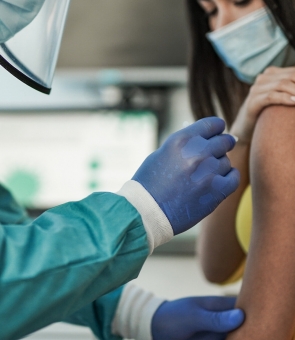 vaccin femeie