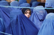 femei afganistan
