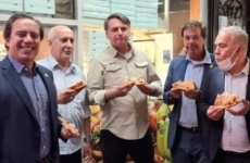 Jair Bolsonaro, nevaccinat, pizza