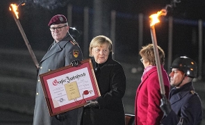 Zapfenstreich Angela Merkel