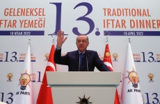 Recep Erdogan, mâna sus
