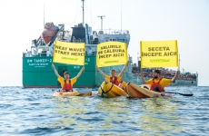 protest greenpeace romania caiac petrolier rusesc